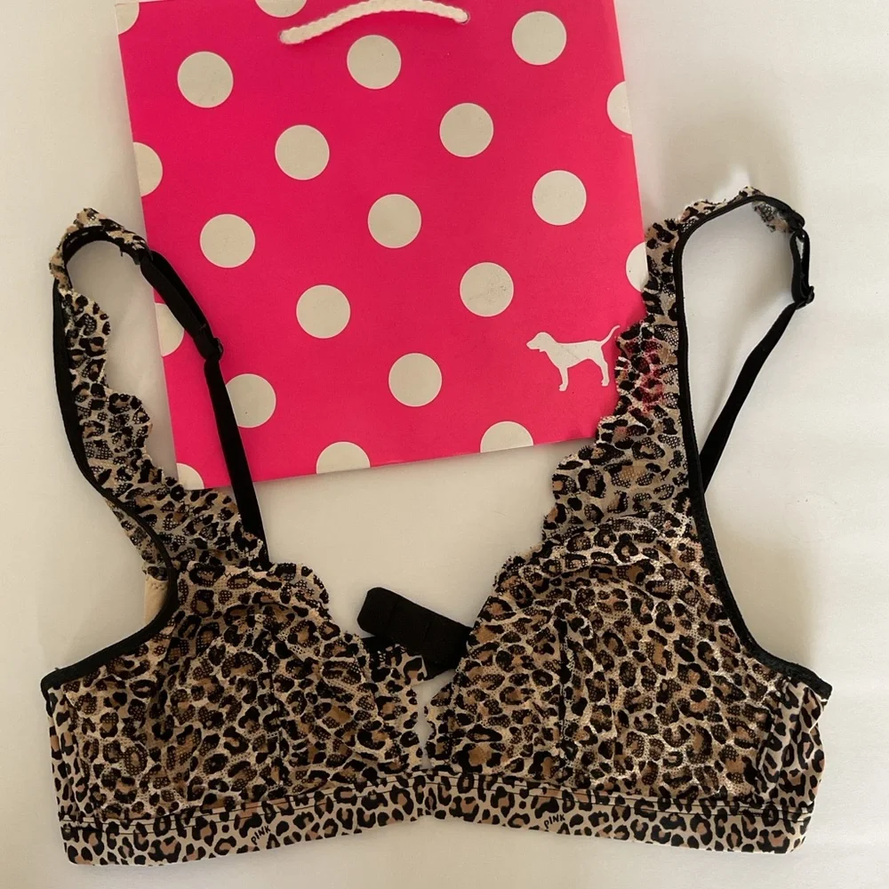 PINK Victorias Secret Leopard Lace Plunge Bralette Small